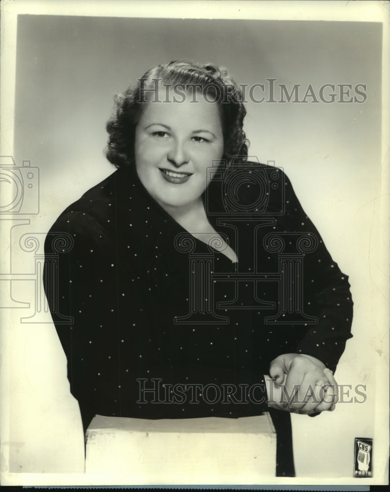 1941 Press Photo Kate Smith of &#39;Kate Smith Variety Show&#39; - mjp35262- Historic Images