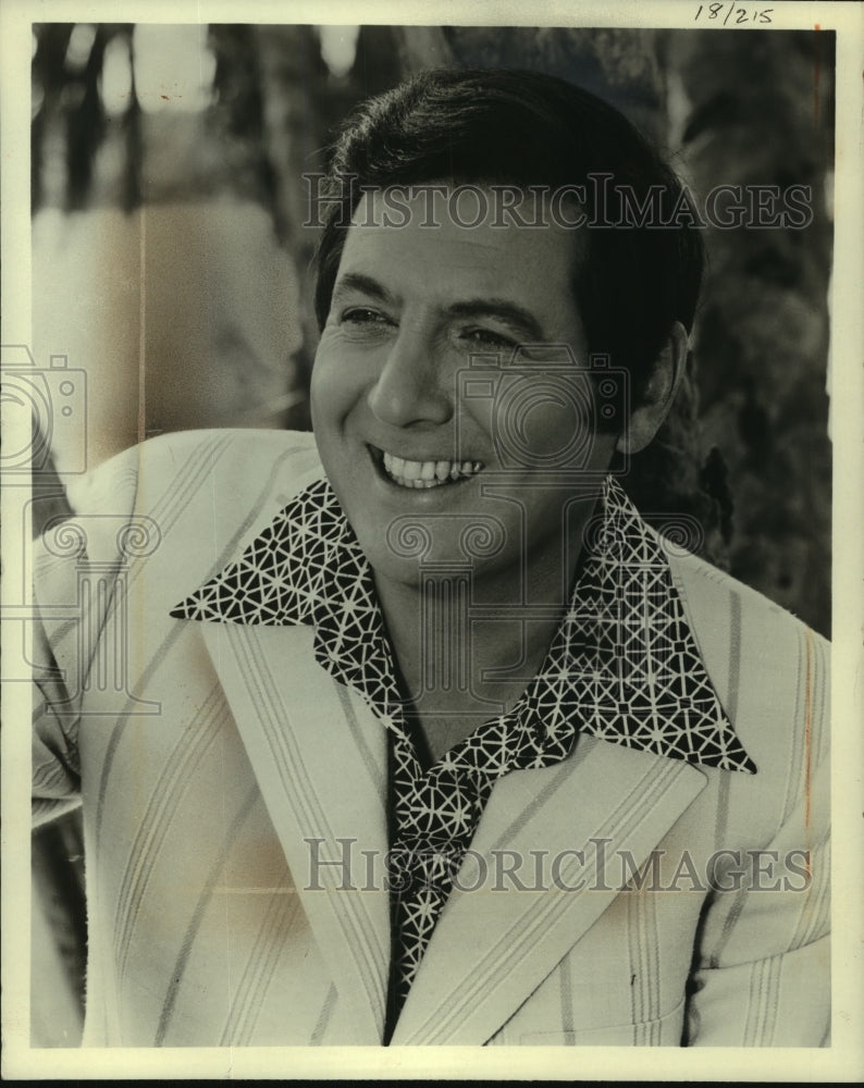 1974 Press Photo TV host Monty Hall - mjp35739- Historic Images