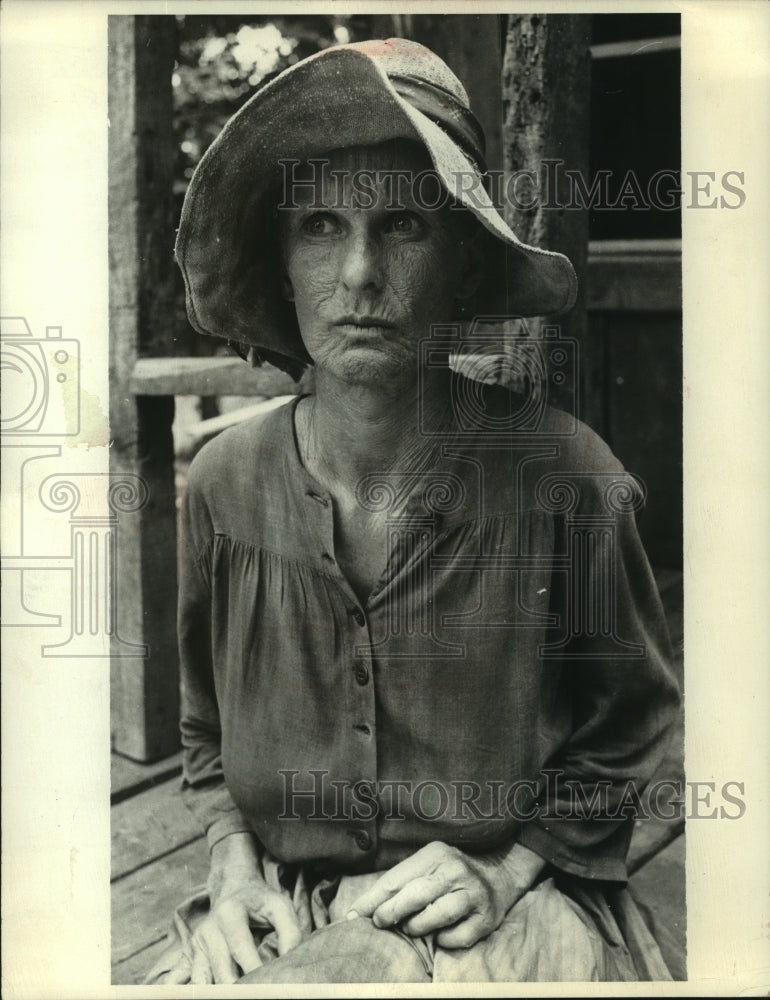 1975 Press Photo Cloris Leachman stars in &quot;A Girl Named Sooner,&quot; United States.- Historic Images