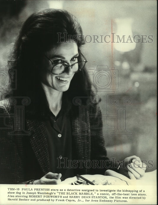1980 Press Photo Paula Prentiss stars as a detective in "The Black Marble"- Historic Images