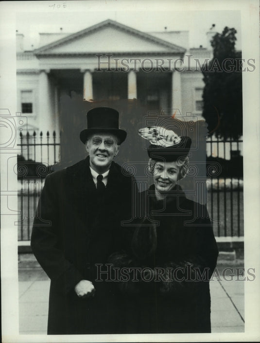 1977 Press Photo Edward Herrmann & Jane Alexander in "Eleanor and Franklin"- Historic Images