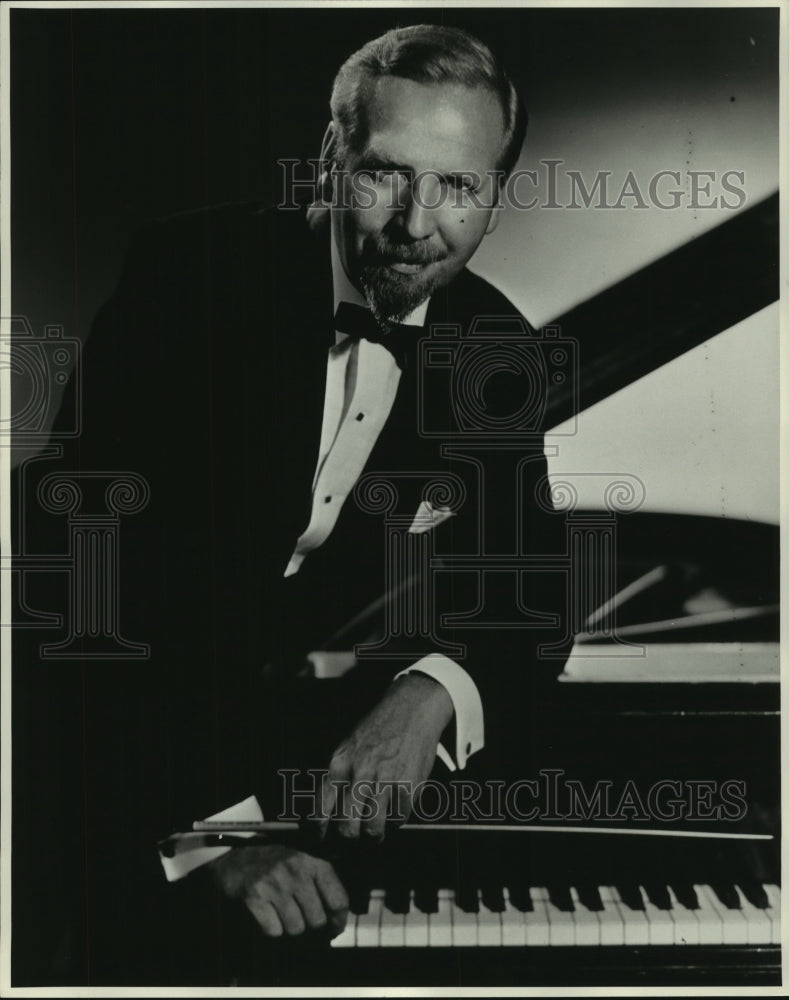 1968 Press Photo Musician Skitch Henderson - mjp36260- Historic Images