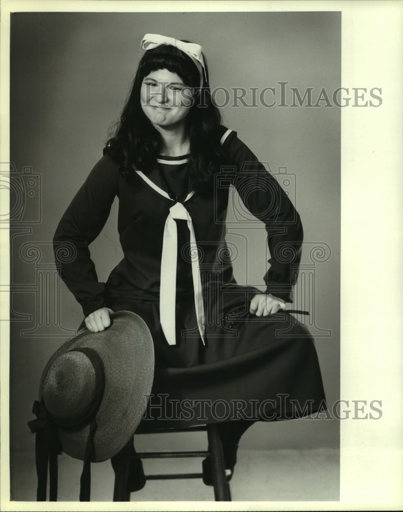 1980 Press Photo Sherri Sayer of the Suburban Players of Greendale in &quot;Gigi&quot;- Historic Images