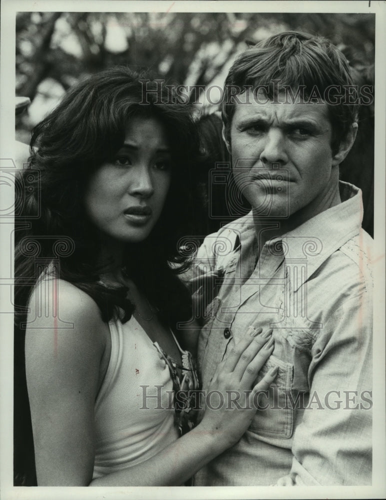 1977 Press Photo actors Jean Marie and Cliff Potts in &quot;Danger in Paradise&quot;- Historic Images