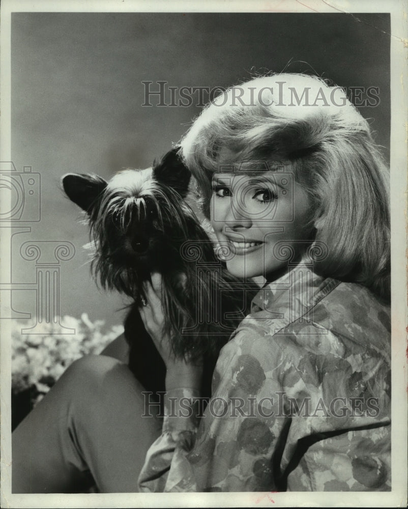 1965 Press Photo Connie Stevens proves comedic talent in &quot;Wendy and Me&quot;- Historic Images