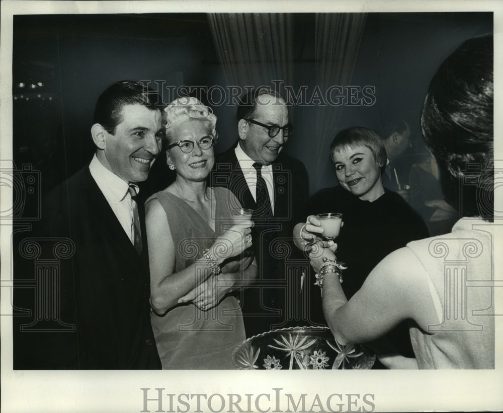 1963 Press Photo Bob Romann, June Ericson,others stars of &quot;Bells Are Ringing.&quot;- Historic Images