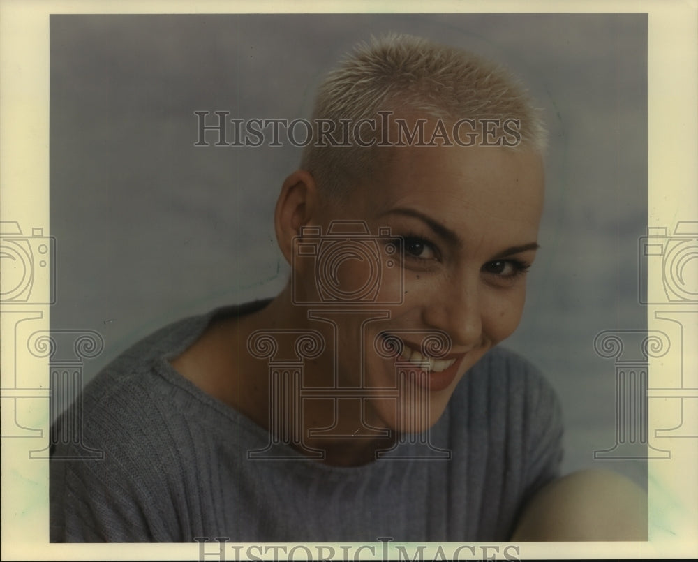 1994 Press Photo &#39;Stop The Insanity&#39; Fitness Guru Susan Powter - mjp37170- Historic Images