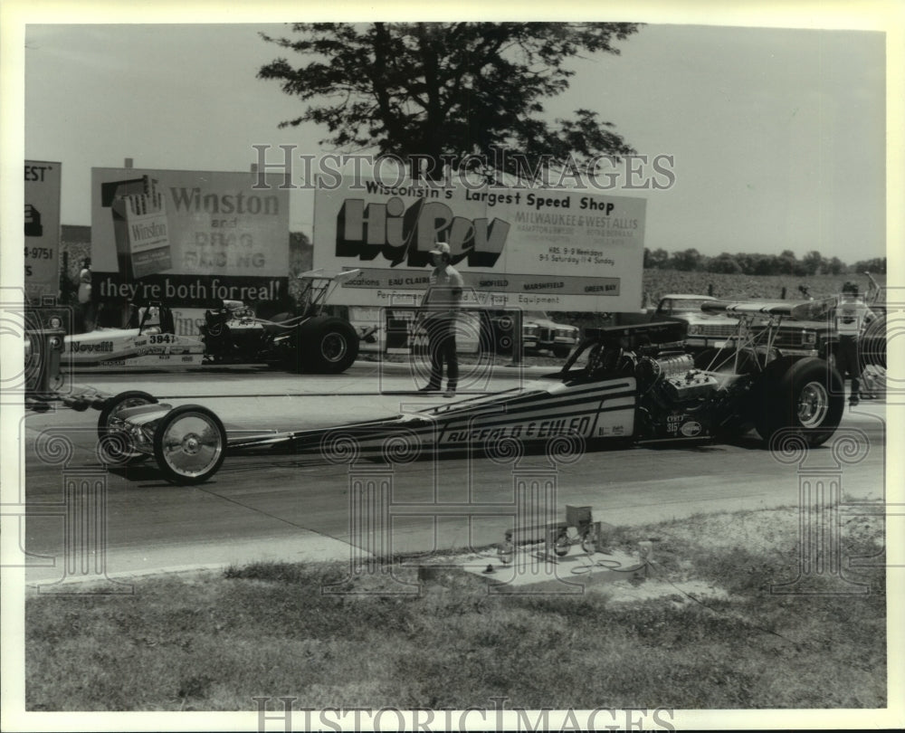 1981 Press Photo Kenosha's Tony Ruffalo and his gold-plated dragster - mjp37186- Historic Images