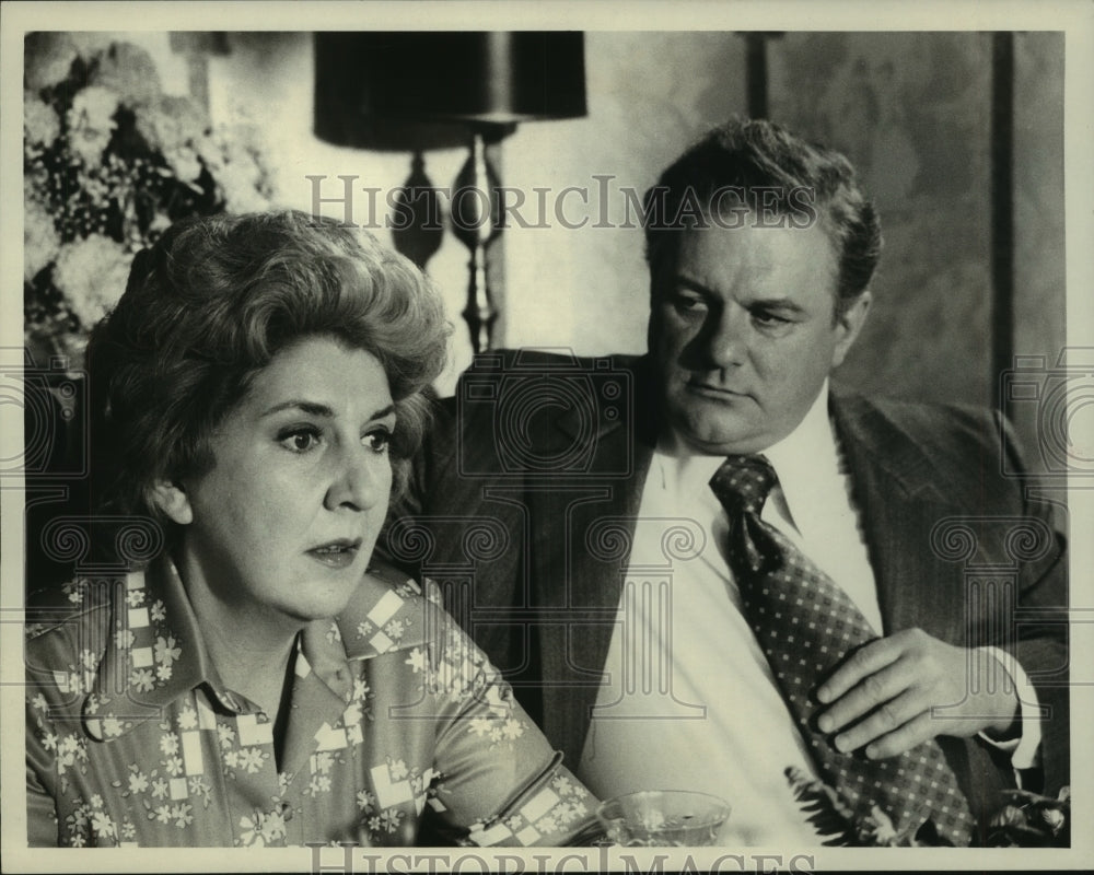 1975 Press Photo Actress Maureen Stapleton and actor Charles Durning- Historic Images