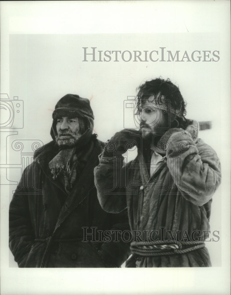 1982 Press Photo John Savage, Willie Nelson star in &quot;Coming Out of the Ice.&quot;- Historic Images