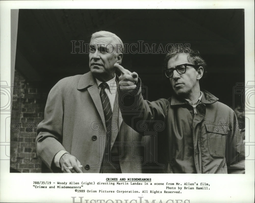 1989 Press Photo Woody Allen directs Martin Landau in Crimes and Misdemeanors.- Historic Images