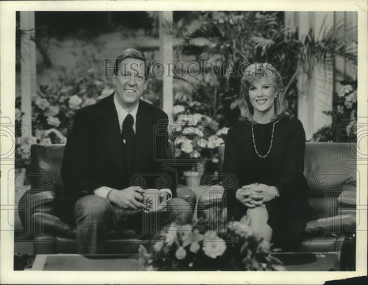 1982 Press Photo â€œGood Morning, Americaâ€ hosts David Hartman and Joan Lunden- Historic Images