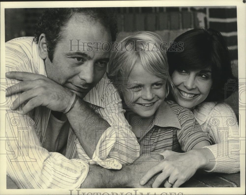 1978 Press Photo Talia Shire With Co-Stars In &#39;Daddy I Don&#39;t Like It Like This&#39;- Historic Images