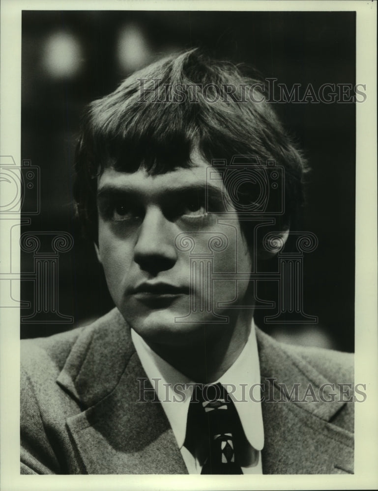 1974 Press Photo Kris Tabori in "QB VII" - mjp38918- Historic Images