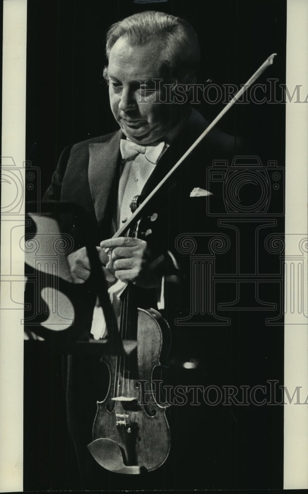 1972 Press Photo Violinist Isaac Stern at his concert Monday in the PAC- Historic Images