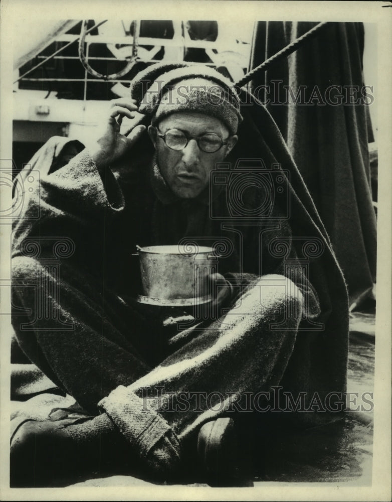 1977 Press Photo Actor Dustin Hoffman as Dega in the Motion Picture "Papillon"- Historic Images