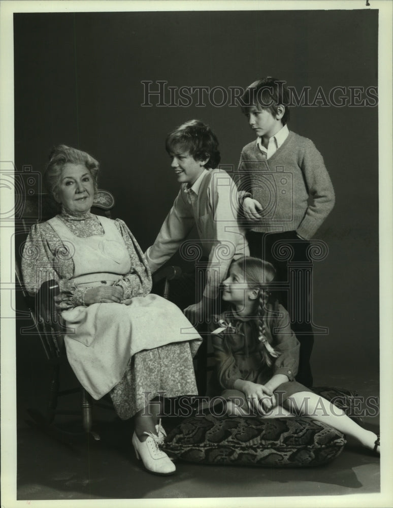 1982 Press Photo Maureen Stapleton stars in &quot;The Electric Grandmother&quot; on NBC-TV- Historic Images