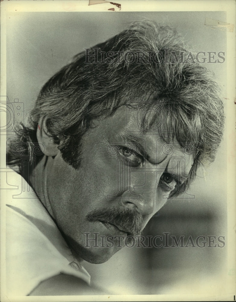 1973 Press Photo Donald Sutherland stars in &quot;Lady Ice&quot; - mjp39410- Historic Images