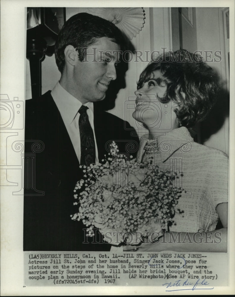 1967 Press Photo Beverly Hills, California-Actress Jill St. John Weds Jack Jones- Historic Images