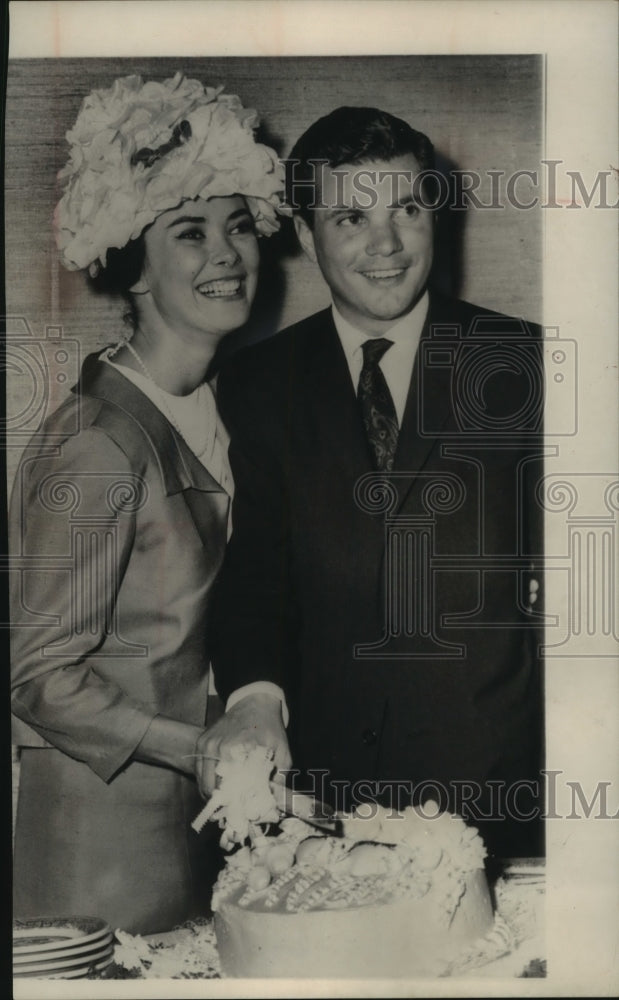 1963 Press Photo Wedding of Actor Dwayne Hickman and Actress Carol Christiansen- Historic Images