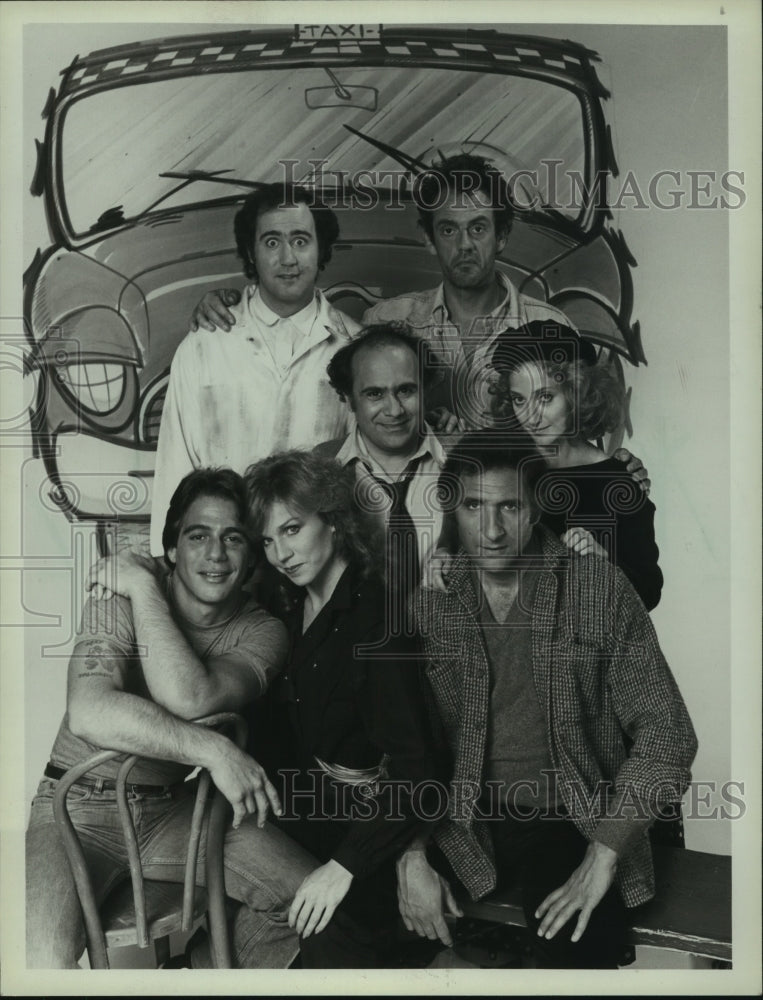 1982 Press Photo Judd Hirsch, others starring in &quot;Taxi&quot; on NBC. - mjp39769- Historic Images