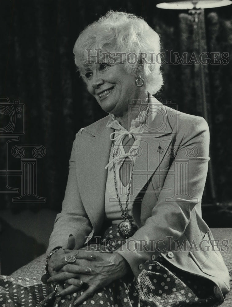 1974 Press Photo Penny Singleton, actress visits Milwaukee - mjp40348- Historic Images