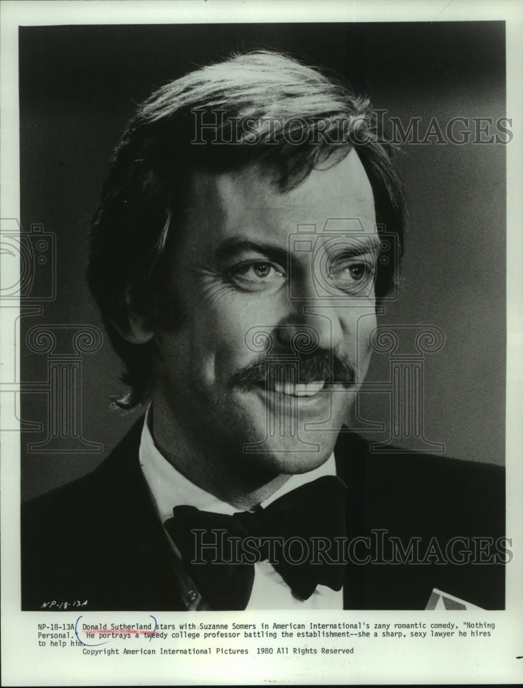 1980 Press Photo Donald Sutherland stars in &quot;Nothing Personal&quot; - mjp40561- Historic Images