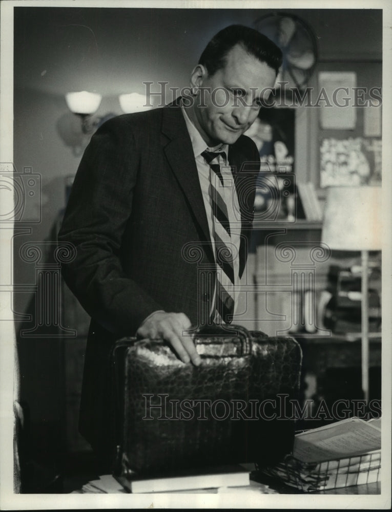 1963 Press Photo George C. Scott in &quot;East Side, West Side&quot; - mjp40970- Historic Images