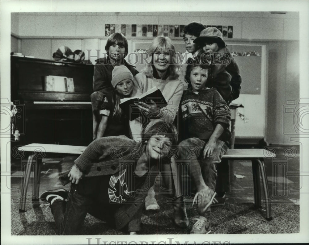 1983 Press Photo Loretta Swit Stars In ABC's 'The Best Christmas Pageant Ever'