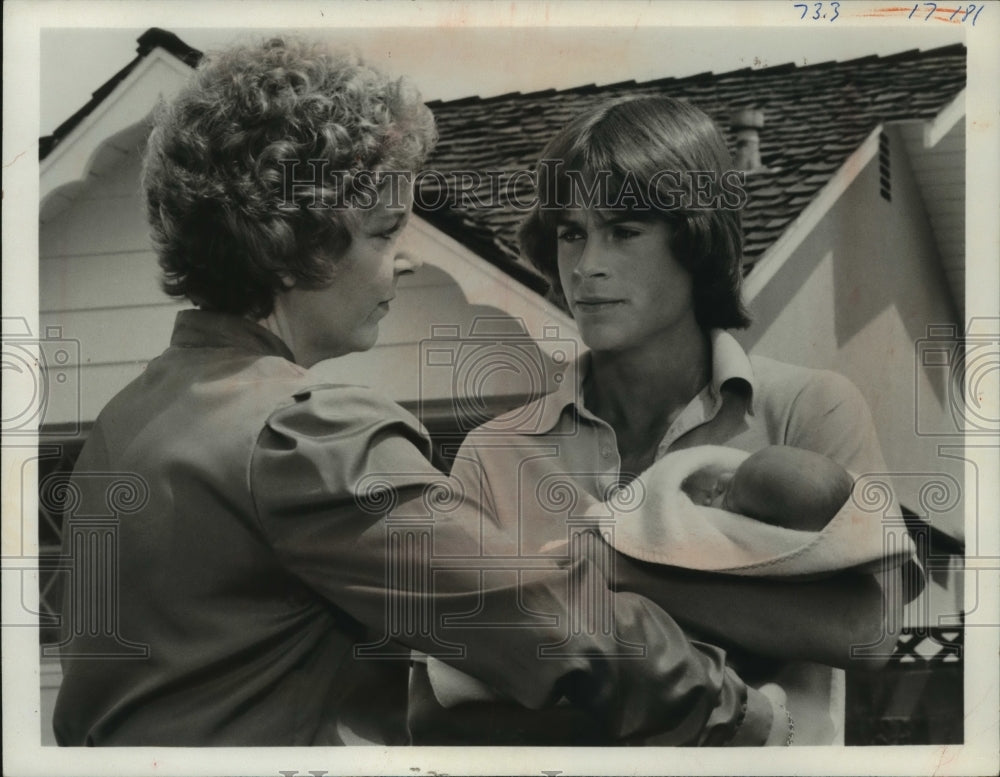 1980 Press Photo Rob Lowe and Sharon Spelman in Schoolboy Father, on ABC.- Historic Images