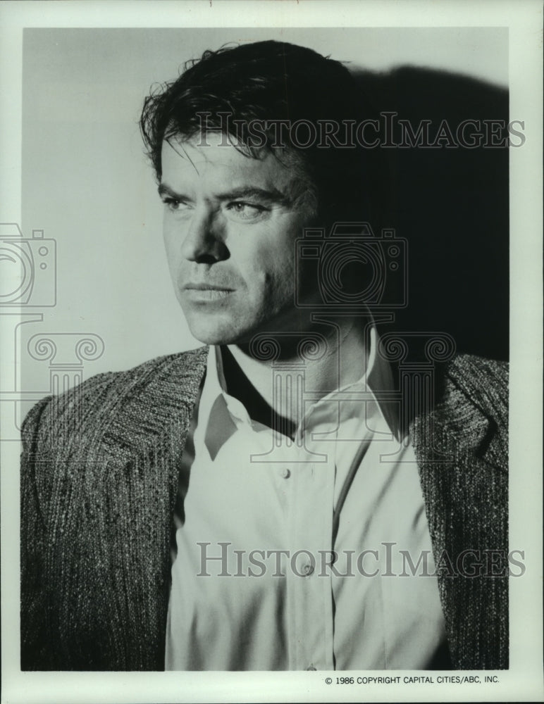 1986 Press Photo Robert Urich in &quot;Spenser: For Hire&quot; - mjp41731- Historic Images