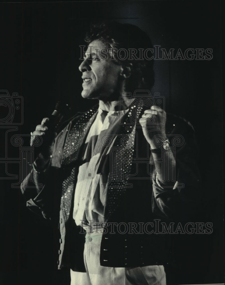 1985 Press Photo Singer Frankie Valli in concert at the Zoo - mjp41874- Historic Images