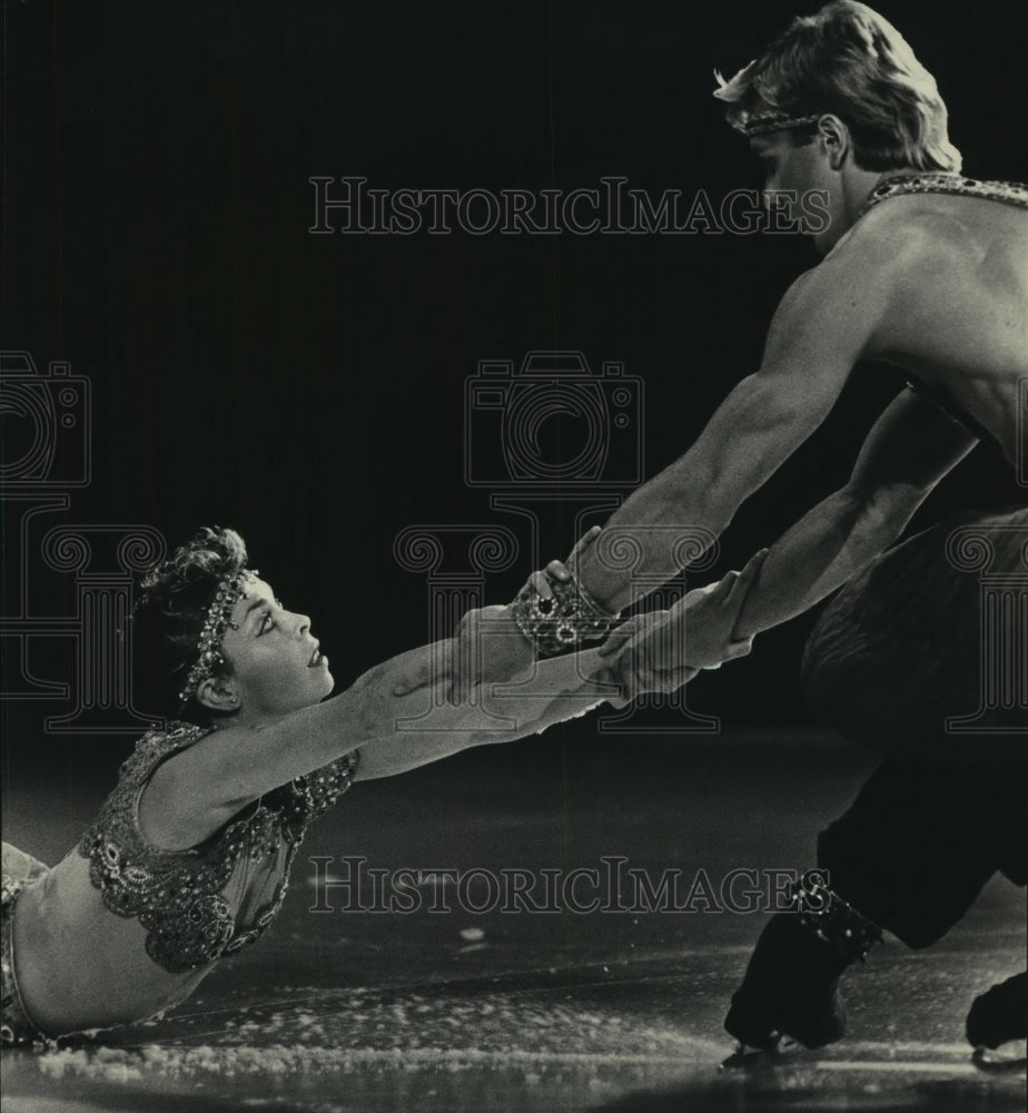 1986 Press Photo Jayne Torvill and Christopher Dean perform in Ice Dancing- Historic Images