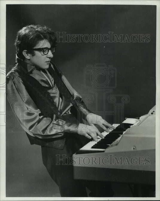 1967 Press Photo Ron Trzesniewski,16,organist with the "Lyrics" - mjp42333- Historic Images