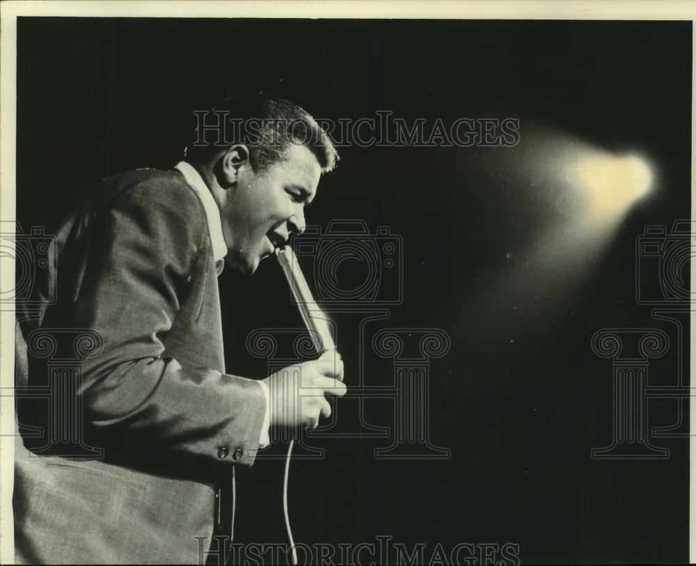 1961 Press Photo Chubby Checker at the Dick Clark &quot;Caravan of Stars&quot; - mjp42746- Historic Images