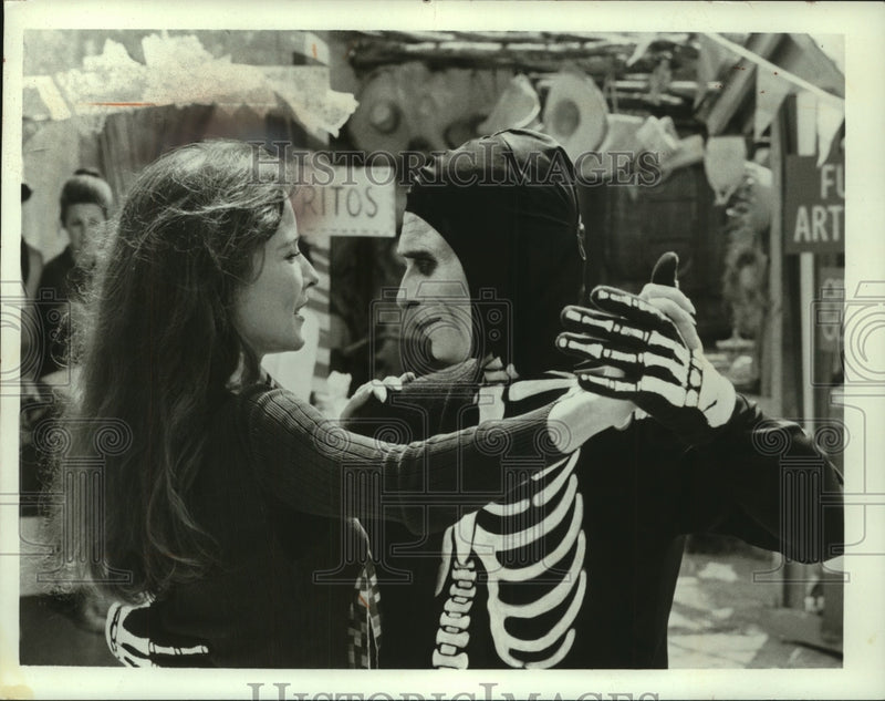 Load image into Gallery viewer, 1971 Press Photo Janice Rule dances with death in "The Man and the City" on ABC.
