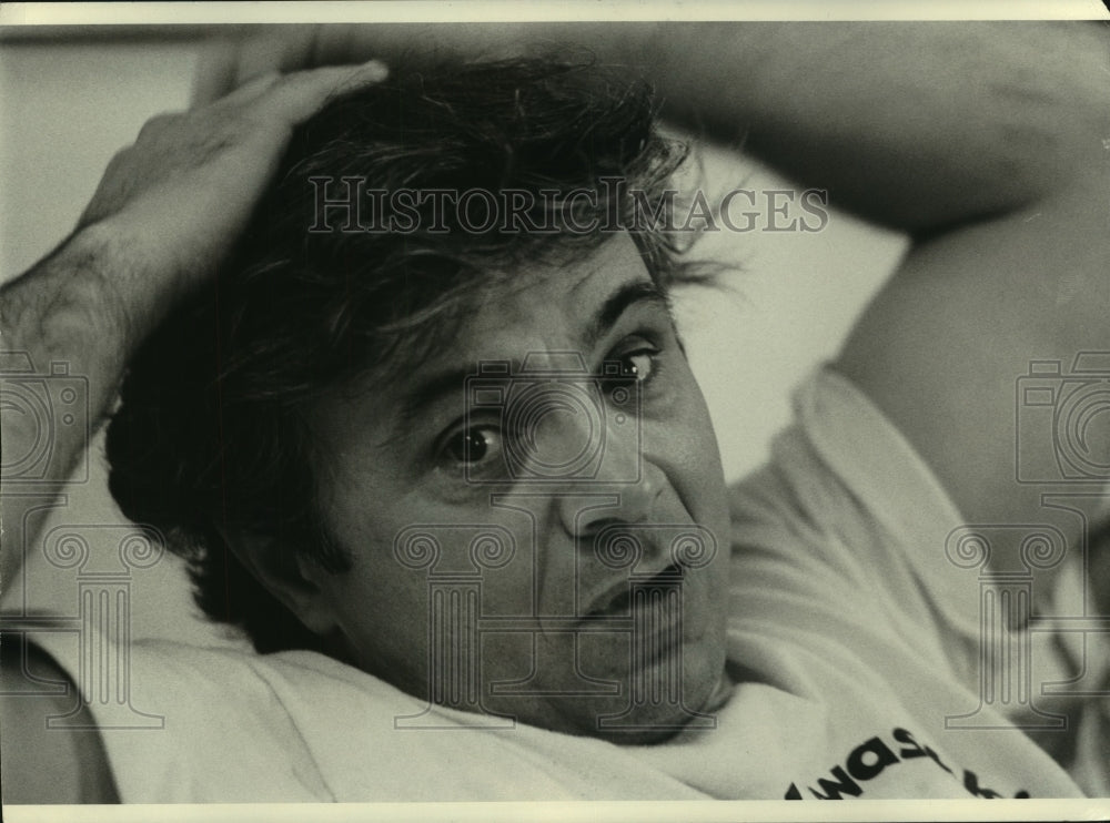 1977 Press Photo Actor Robert Blake in Los Angeles - mjp43109- Historic Images