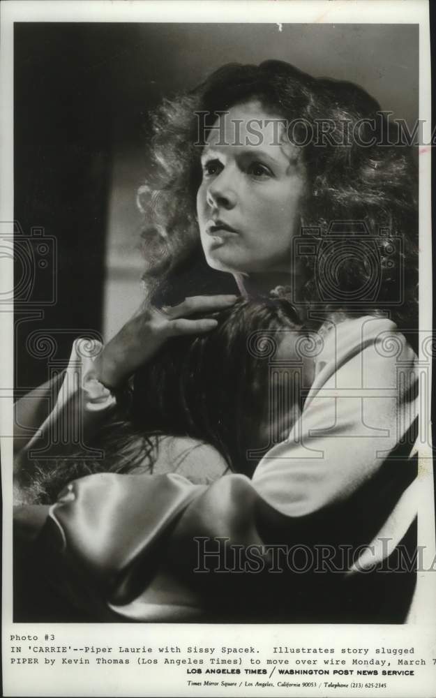 1977 Press Photo Actress Piper Laurie co-stars in &quot;Carrie&quot; with Sissy Spacek.- Historic Images