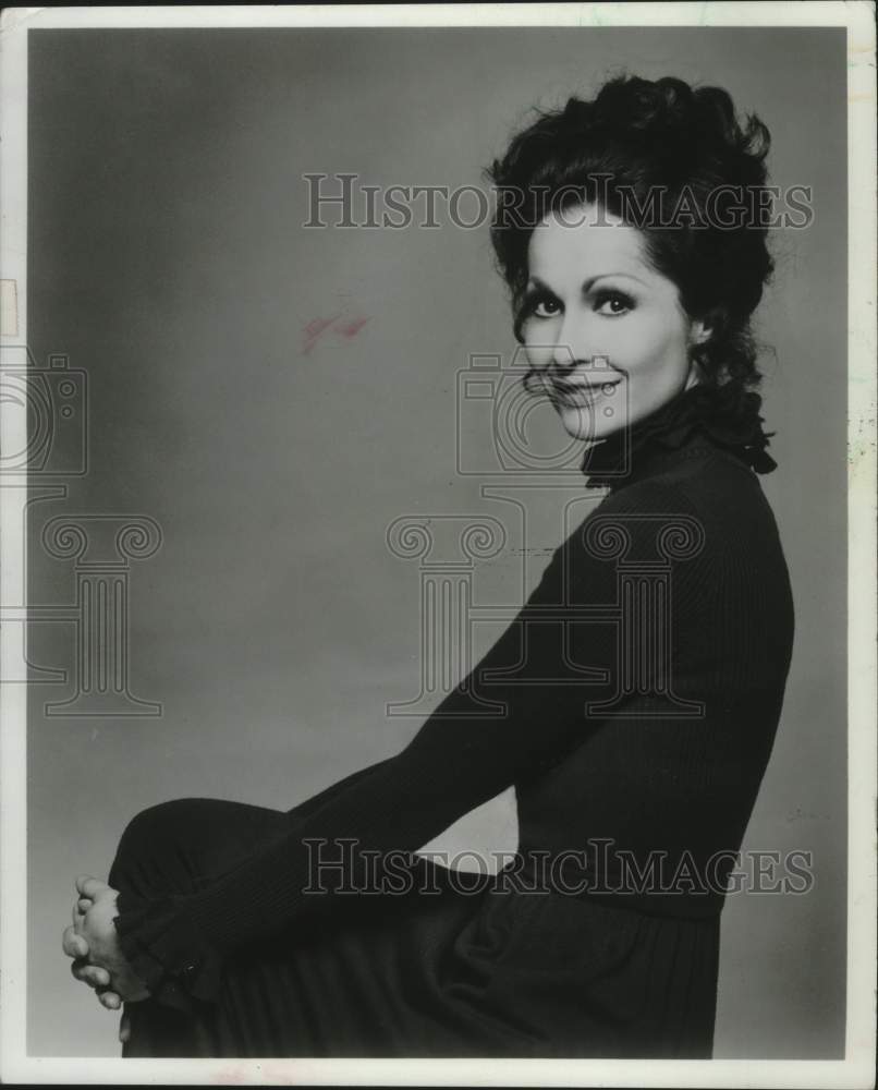 1982 Press Photo Singer Carol Lawrence to play Jesus&#39; mother Mary. - mjp43374- Historic Images