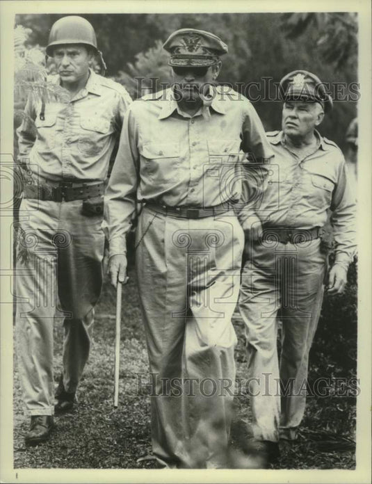 1979 Press Photo Gregory Peck, G.D. Spradlin & Walter O. Miles in MacArthur.- Historic Images