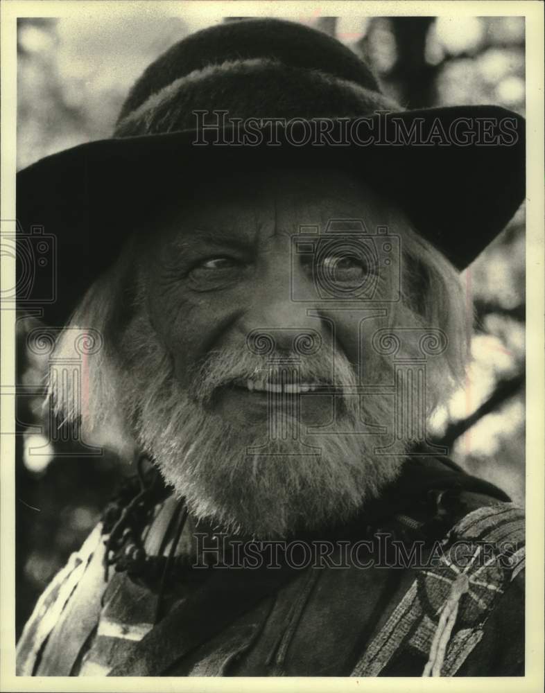 1977 Press Photo Denver Pyle as Mad Jack on &quot;The Life and Times of Grizzly Adams- Historic Images