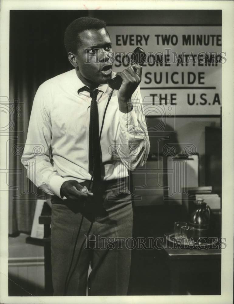 1969 Press Photo Actor Sidney Poitier in scene form movie. - mjp43659- Historic Images