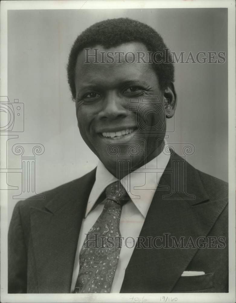 1975 Press Photo Sidney Poitier on &quot;The Columbia Pictures 50th Ann. Special&quot;- Historic Images