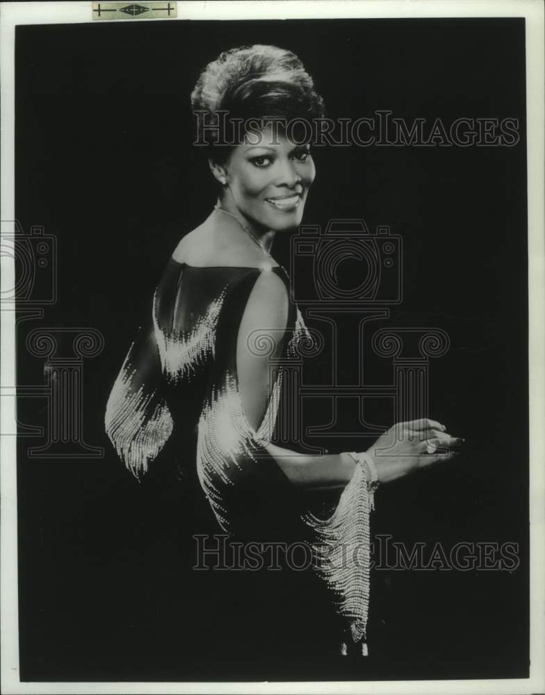1981 Press Photo Dionne Warwick at the Performing Arts Center, Wisconsin- Historic Images