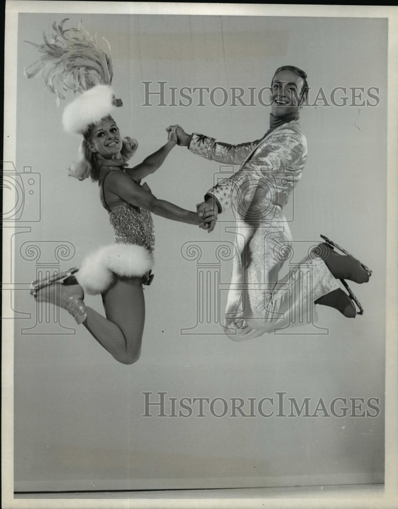 1971 Press Photo Holiday On Ice Performers Juanita Percelly & Tommy Allen- Historic Images