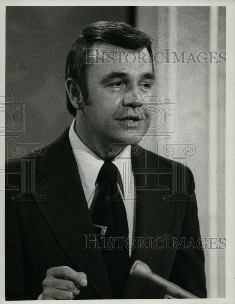 1973 Press Photo Dick Enberg works seven days a week as sportscaster and host- Historic Images