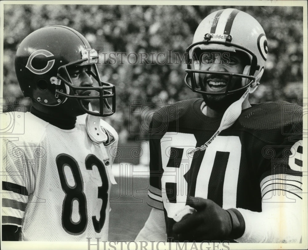 1983 Press Photo Chicago Bear Willie Gault (83) and Packer James Lofton (80).- Historic Images