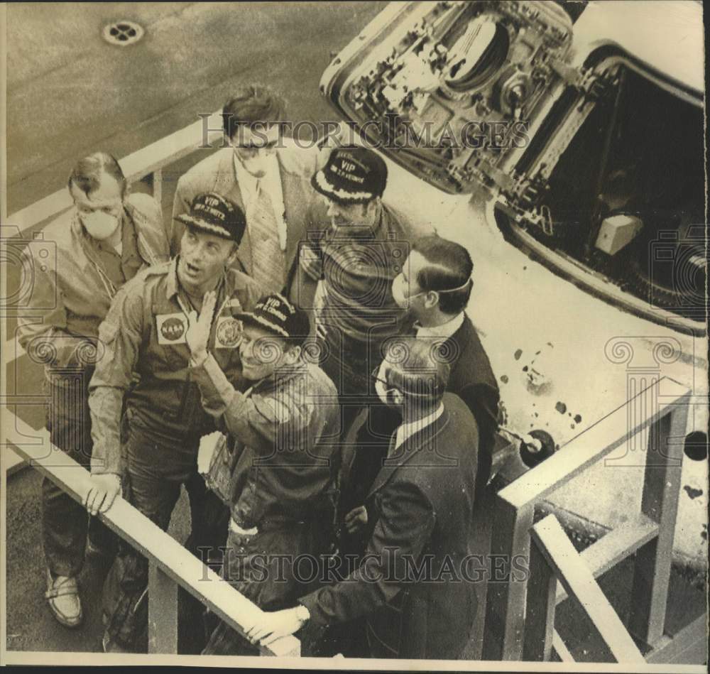 1973 Press Photo Charles Conrad Jr & fellow Skylab astronauts aboard Ticonderoga- Historic Images