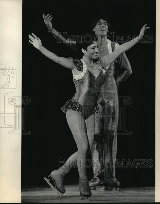 1984 Press Photo Kitty and Peter Carruthers, Skaters, Milwaukee Ice Capades- Historic Images