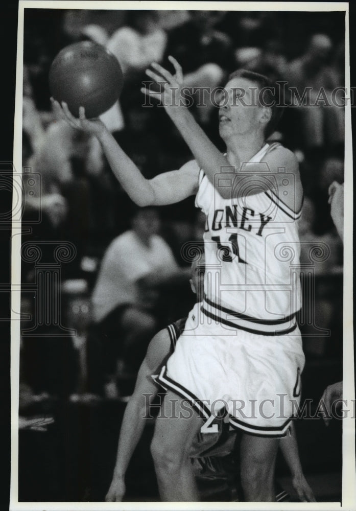 1993 Press Photo Oconomowoc High School - Mike Bolson, Basketball Player- Historic Images
